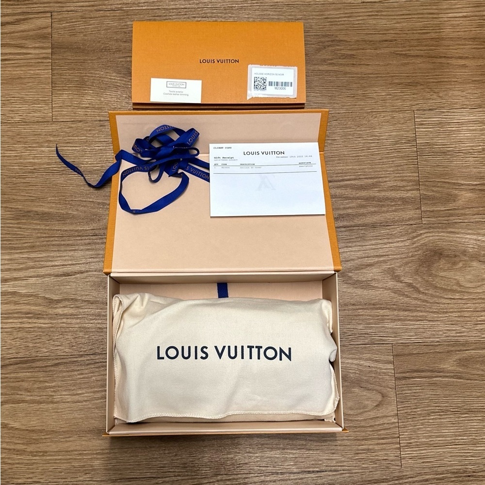 Louis Vuitton Horizon 50 Cover - Picture 11 of 15